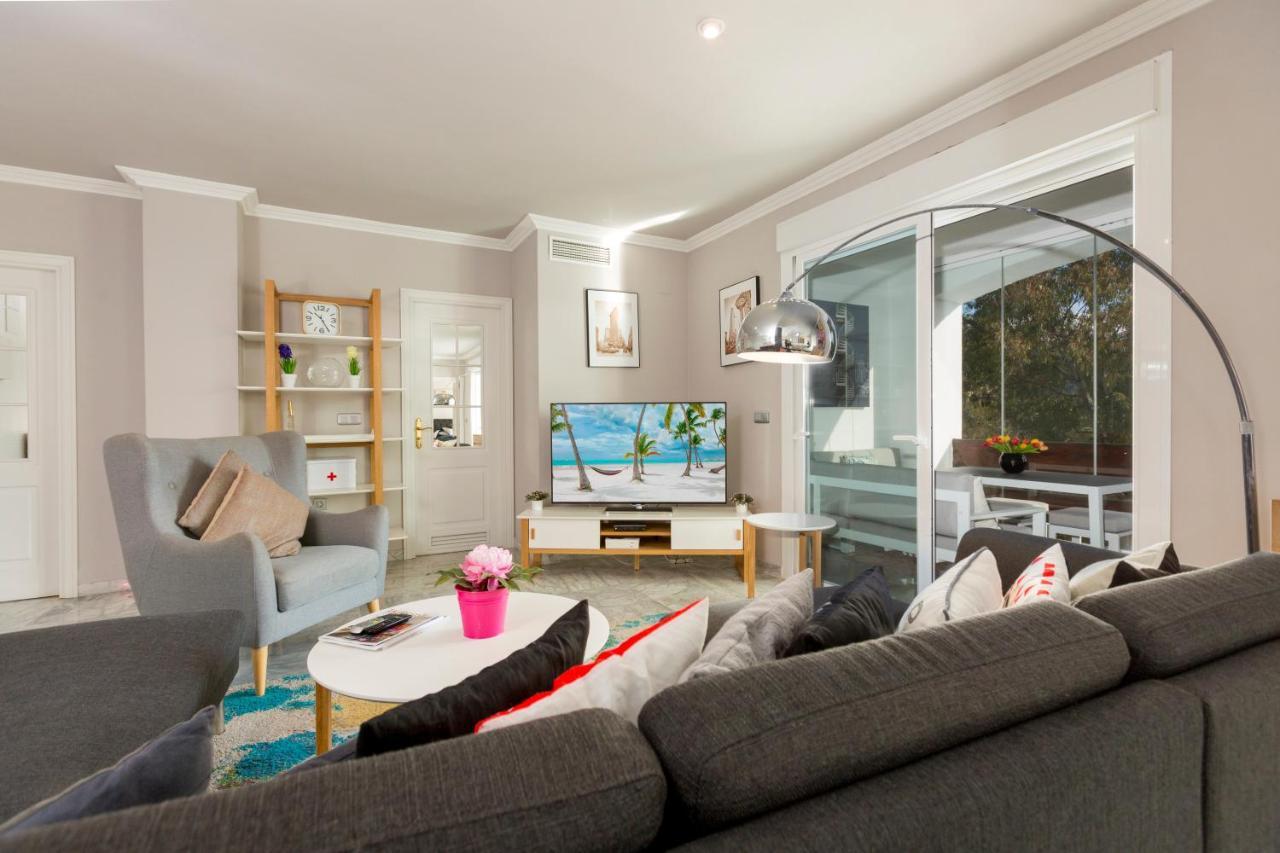 4 Bedroom Apartment In Puerto Banus 150 Meters From The Beach マルベーリャ エクステリア 写真