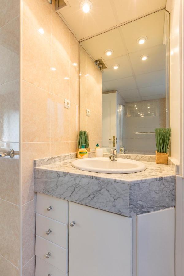 4 Bedroom Apartment In Puerto Banus 150 Meters From The Beach マルベーリャ エクステリア 写真